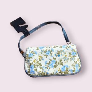 Y2k style Marykate and Ashley clutch